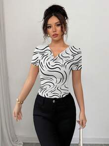 Elenzga 优雅女士休闲抽象线条印花垂褶领口不对称肩部百搭T恤，时尚白色T恤，适合日常穿着，春夏款