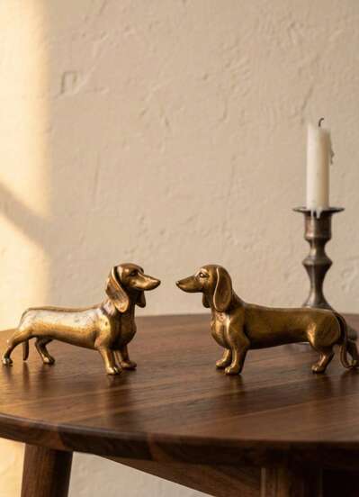 Cirelle 1pc Copper Alloy Mini Dachshund Dog Figurine, 3D Metal Model Dachshund Hunting Dog Decor, Suitable For Home Decor, Desk, Shelf, TV Cabinet, Cabinet, Office Desk, Display Window, Bar, Party, Holiday, Birthday Gift, Photography Prop