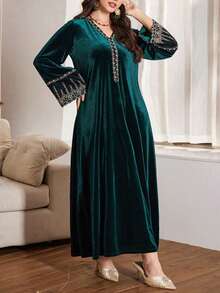 Al Najma Vestido Elegante e Modesto de Manga Longa em Veludo com Decote em V, Ajuste Solto, Decoração com Fita, Formal para Convidado de Batizado, Verde Oliva - Verde Escuro - Visão 5