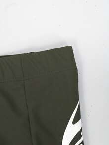 Manfinity Swimmode 夏季男士字母印花舒适沙滩泳裤 男士泳装 绿色泳裤 男士绿色泳裤 男士泳装短裤 男士泳衣 - 軍綠色 - 查看 6