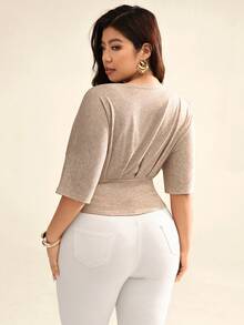 Auralis 大码女式夏季休闲/办公通勤纯色深V领蝙蝠袖褶皱修身T恤 - 杏色 - 查看 2