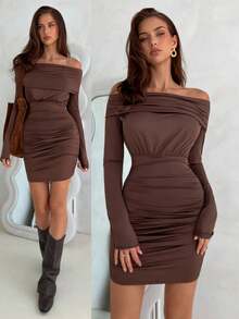 Aloruh Vestido mini ajustado de manga larga con volantes y hombros descubiertos, color marrón sencillo y elegante, adecuado para el invierno, Año Nuevo, fiestas y ocasiones elegantes para mujeres - Marrón - Ver 9