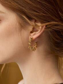 MOTF PREMIUM أقراط حلقية أنيقة مطلية بالذهب عيار 18 قيراط بسلسلة حلزونية مخلبية - ذهبي أصفر - مشاهدة 4