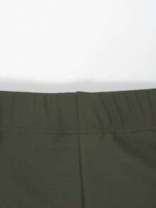 Manfinity Swimmode 夏季男士字母印花舒适沙滩泳裤 男士泳装 绿色泳裤 男士绿色泳裤 男士泳装短裤 男士泳衣 - 軍綠色 - 查看 8