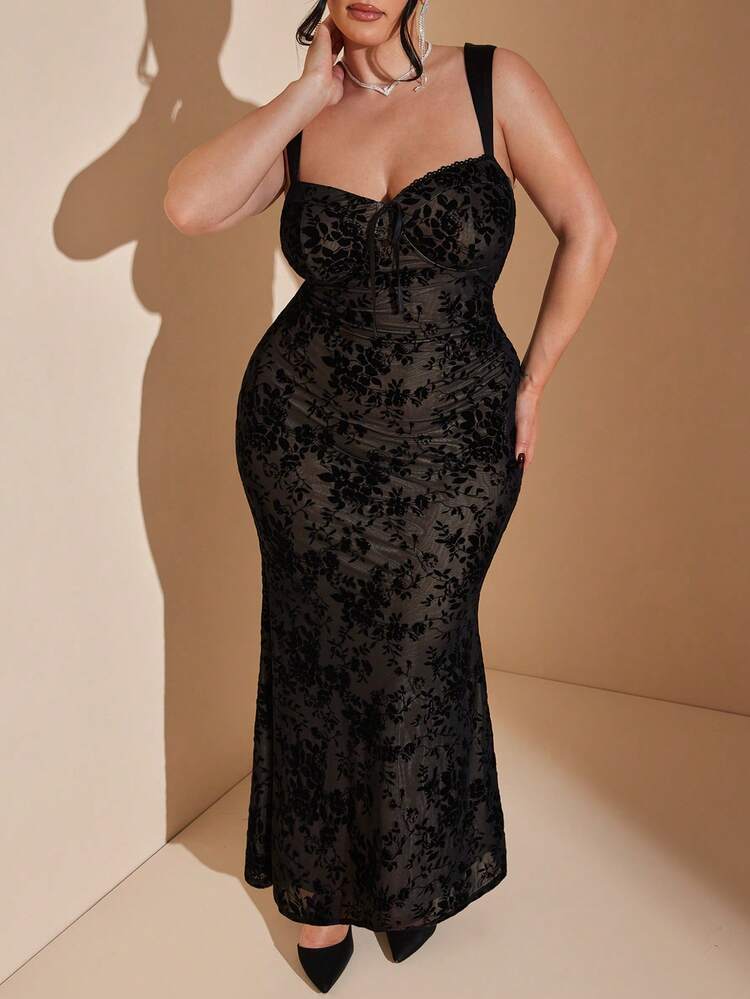 SHEIN BAE Vestido ajustado de camiseta negra con flocado para mujer de talla grande - Negro - Añade 7