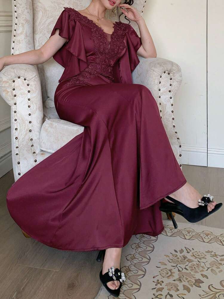 Women's Solid Color V-Neck Embroidered Ruffle Hem Fitted Elegant Dress Sundress