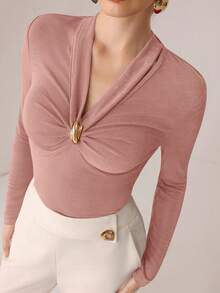 Modelyn Metal Buckle V-Neck Pleated Long Sleeve Elegant Fitted T-Shirt - Dusty Pink - View 8