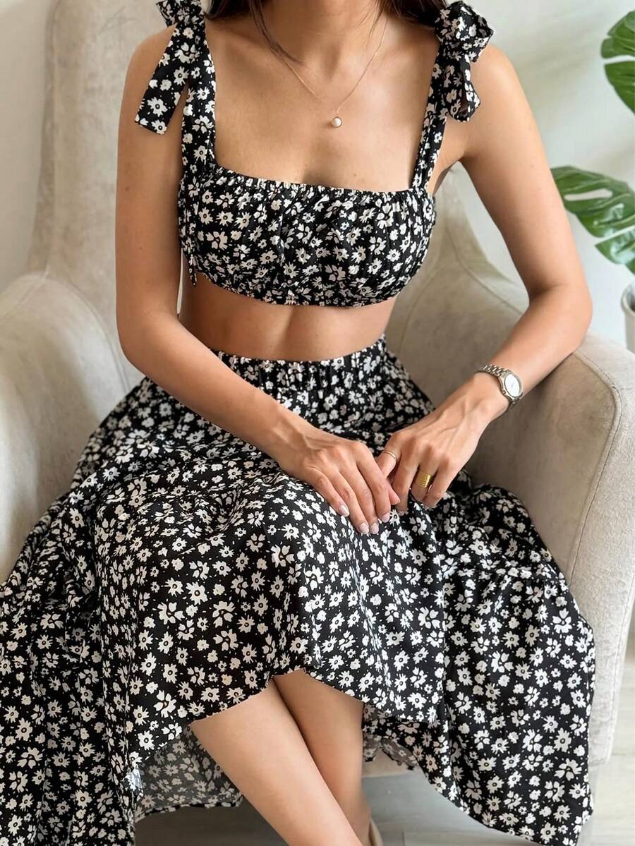 EMERY ROSE Bộ đồ 2 món dành cho nữ: áo hai dây và chân váy in họa tiết hoa, phong cách tối giản. - màu đen - Xem 1