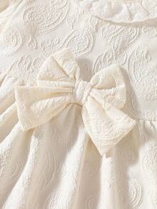 SHEIN 新生儿蕾丝边连衣裙配蝴蝶结发带，公主风 - 白色 - 查看 4