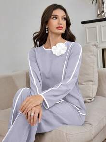 Modelyn 2件套女士撞色滚边3D花卉装饰简约上衣和裤子套装 - 淡紫色 - 查看 3
