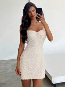 Aloruh Đầm ngắn nữ thanh lịch cổ vuông, eo ôm, chất liệu vải có họa tiết, màu trơn. - Màu be - Xem 8