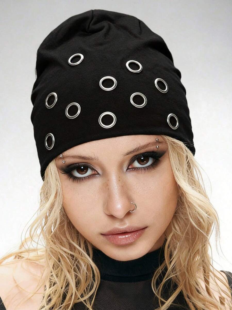 ROMWE Grunge Punk 1顶朋克风铆钉装饰针织帽，高品质Y2K复古纯黑色保暖翻边帽，时尚日常百搭，四季皆宜 - 黑色 - 查看 1