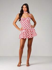 MISSGUIDED Vestido mini acampanado con cuello halter a lunares, con detalle de lazo y volante en el bajo para fiestas de verano - Rojo - Ver 3