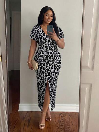 SHEIN Lady CURVE 2025 New Plus Size V-Neck Short Sleeve Simple Dress, Fashionable For Summer Easter Dress Women Easter Dress Business Casual Woman Vacation Boho Animal Print Maxi Dress Plus Size Cheetah Print Maxi Dress Plus Size Plus Size Bodycon Maxi Dress Leopard Print Dress Plus Size Plus Size Leopard Maxi Dress Leopard Dress Women Plus Size Bodycon Dress New Year Dress
