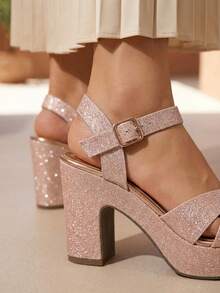 sandalias de plataforma para mujer presentan una suela gruesa, tacón elevado, diseño robusto y estilo versátil. Son ideales para ocasiones como salidas informales, eventos al aire libre, cenas elegantes o festivales, ofreciendo altura y comodidad sin sacrificar el estilo. - Oro rosa - Ver 2