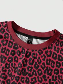 ROMWE MEN Men's Leopard Print Texture English Graphic Long Sleeve T-Shirt, Casual Streetwear - Red - View 3