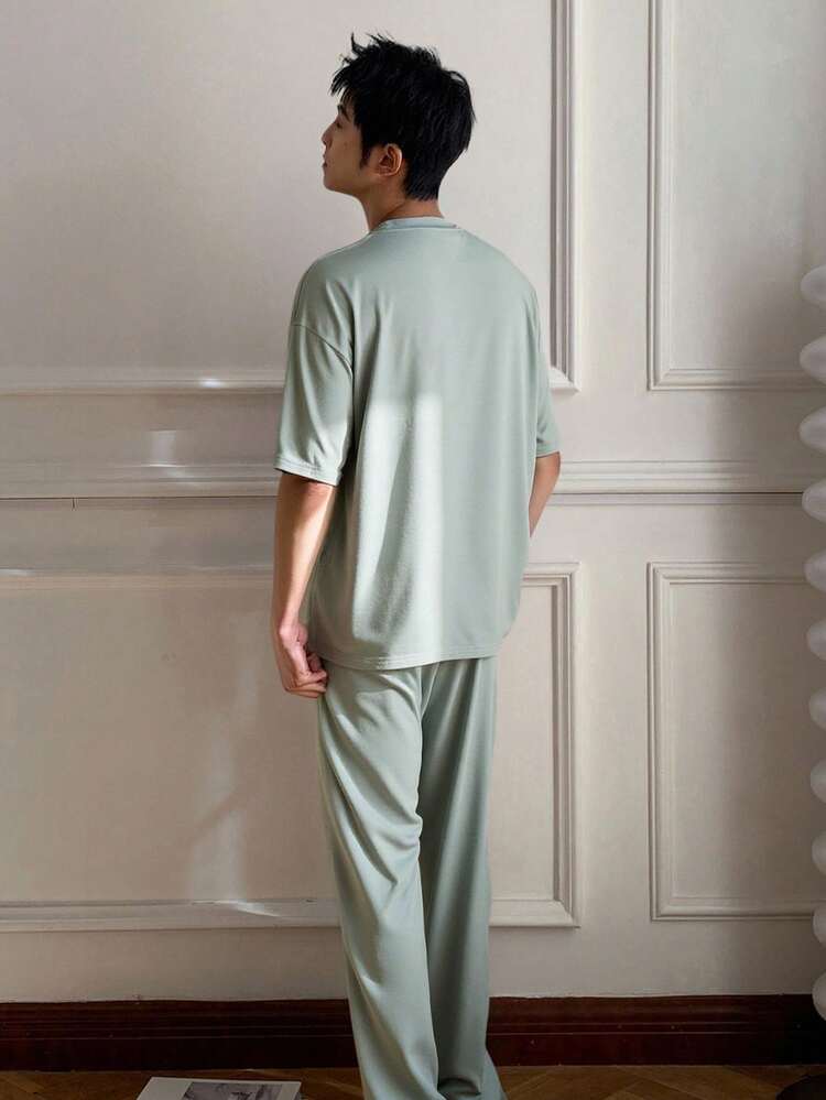Pea Green T-Shirt Matched With Men's Loungewear Set, Spring/Summer