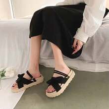 Zapatillas frías para mujeres fuera del verano con moda nueva moda dos pasteles de salida zapatos de playa de suela gruesa, Plataformas y sandalias de cuña para mujer - Negro - Ver 10
