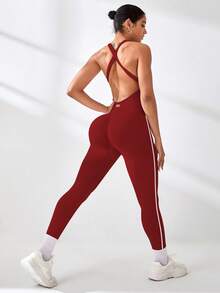 Dewbera Bộ jumpsuit nữ không tay gợi cảm, lưng chéo, viền tương phản. - Màu Đỏ Sâu - Xem 2