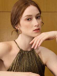 MOTF PREMIUM أقراط حلقية أنيقة مطلية بالذهب عيار 18 قيراط بسلسلة حلزونية مخلبية - ذهبي أصفر - مشاهدة 6