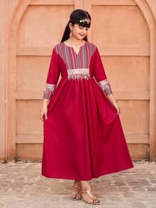 SHEIN Dark Red Tween Girl Long Sleeve Dress,Autumn Boho Party Traditional Arabic Style Retro Pattern Patchwork,Elegant Embroidery & Lace Trim Flared Hem - Red - View 4