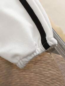 Playful Pals 两件套男婴休闲简约白色圆领短袖上衣和黑色长裤套装，适合户外运动和跑步 - 黑與白 - 查看 6