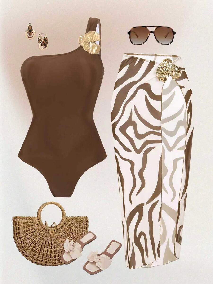 Swim Oasis Maiô de Ombro Marrom Plus Size para Mulheres + Saia Envolvente Estampada Conjunto de Praia, Roupa Casual de Resort, Primavera/Verão - Castanho - Visão 1