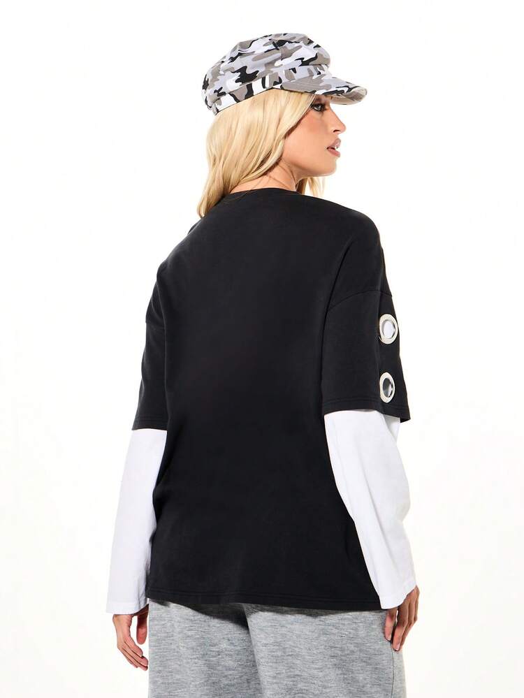 SUMWON WOMEN Übergroßes T-Shirt mit Ösen-Barcode-Print und langen Ärmeln