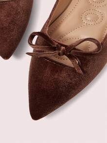 CUCCOO DOLLMOD Sepatu Kasual Serbaguna untuk Sehari-hari Wanita dengan Ujung Lancip, Hiasan Pita, dan Desain Gesper, Cocok untuk Natal. - Coklat - View 8