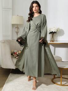 Al Najma Bộ đầm maxi nữ màu trơn kiểu Ả Rập với phần eo được xoắn. - màu xanh lá - Xem 2