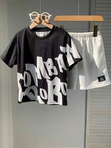 SHEIN 两件套儿童男童休闲街头大字母印花套头T恤和纯色短裤套装 - 黑色 - 查看 5