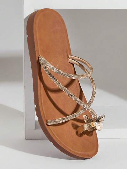 SHUZIA Sandalias de dedo con decoración de perla y cristal en forma de mariposa dorada 3D para mujer - Elegantes, brillantes y cómodas.