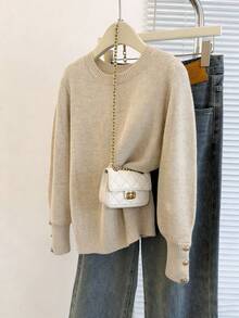 GlowEve 优雅休闲通勤杏色圆领长袖金属纽扣纯色不对称针织套头毛衣，女士，春夏款 - 杏色 - 查看 3