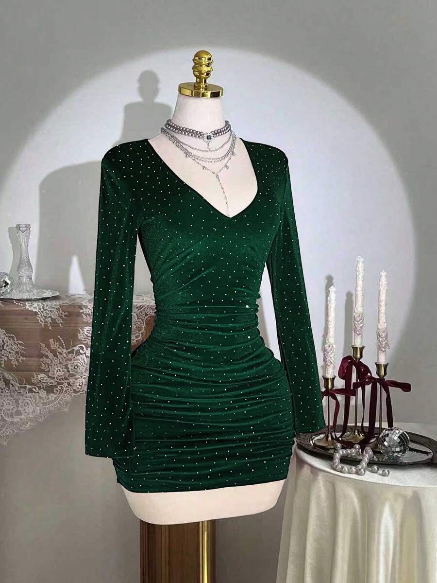 Flirla Vestido ajustado con cuello drapeado, espalda descubierta y cintura fruncida, para otoño - Verde Oscuro - Ver 1