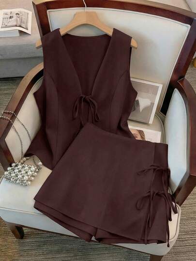 GlowEve CURVE Plus Size Solid Color Sleeveless Tie-Up Minimalist Design Top And Shorts 2-Piece Set