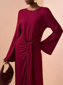 Zivah 2026春夏新品，情人节、音乐节、复活节、西部风、游牧风、波西米亚风、纳什维尔风格派对、婚礼、晚宴、约会、聚会、生日、大学、学生、日常穿着、百搭基础款、休闲、度假、邮轮旅行、海滩、日光浴、爆款、优雅、通勤、商务休闲、极简设计圆领长袖连衣裙，前系带，宽松直筒不对称下摆，酒红色连衣裙，春夏连衣裙，派对连衣裙，性感连衣裙，女士连衣裙 - 酒紅色 - 查看 1