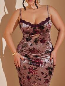 SHEIN BAE 大码女式吊带丝绒印花紧身连衣裙 - 彩色 - 查看 4