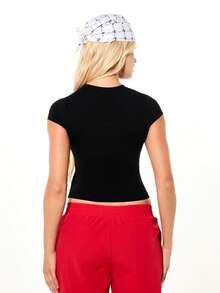 SUMWON WOMEN Slogan Graphic Baby Tee Short Sleeve Crop Top With Heart Print And Letter Design - Black - View 2