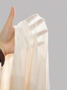 Firerie Kids Firerie Kids 少女休闲度假优雅修身网纱印花奶油色露肩不对称T恤搭配黑色喇叭裤套装，适合居家、户外活动、旅行机场、日常休闲穿着，也适合派对、情人节等场合。 - 黑與白 - 查看 9