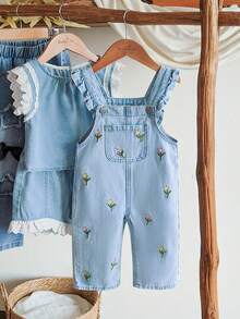 女婴休闲花卉刺绣口袋荷叶边牛仔背带裤，夏季 - 中等水洗藍 - 查看 1