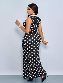 SOLERSUN 女士加大码性感优雅波点黑色长裙，现代时尚新款，适合秋冬春夏穿着。无袖衬衫领设计，饰有两颗白色波点印花半开式假纽扣，适合休闲、鸡尾酒会、度假等场合。 - 黑色 - 查看 4