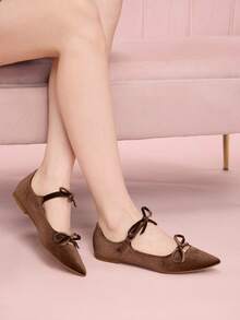 CUCCOO DOLLMOD Sepatu Kasual Serbaguna untuk Sehari-hari Wanita dengan Ujung Lancip, Hiasan Pita, dan Desain Gesper, Cocok untuk Natal. - Coklat - View 4