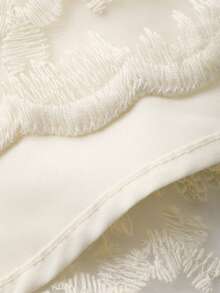 DAZY V-Neck Lantern Sleeve Lace Dress, High-End French Style, Waist Cinching, Slimming, Single-Breasted Long Dress