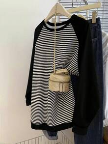 SHEIN 新款女士秋冬条纹柔软舒适撞色插肩袖圆领卫衣 - 彩色 - 查看 1