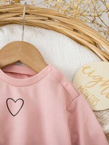 Conjunto de sudadera de manga larga con estampado de corazón y pantalones de cintura elástica para bebé niña recién nacida - Rosa - Ver 4