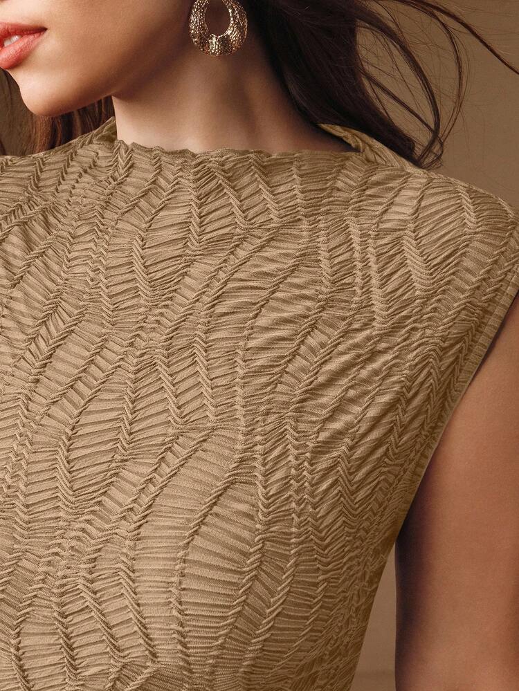 Plus Size Women's Khaki Christmas Solid Color Textured Fabric Sleeveless Ruffle Collar Fitted Tank Top, Suitable For Christmas, Fall, Winter, New Year, Elegant, Chic, Stylish, Christmas, Going Out, Winter Clothes For Women, Christmas