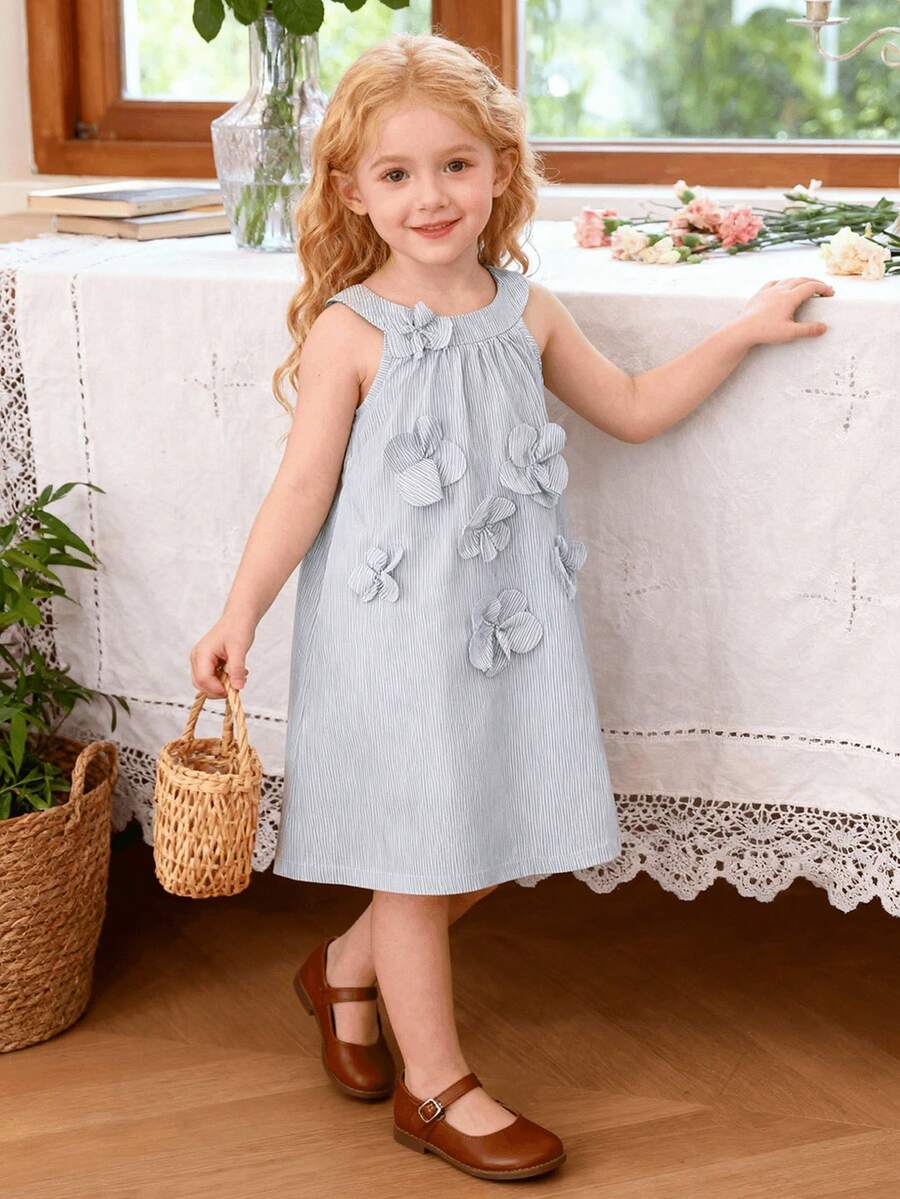 SHEIN Vintaside Kids Young Girl Round Neck Sleeveless Striped Casual Dress With 3D Floral Decor, Spaghetti Straps And Halter Neck, In Blue And White.
Perfect For Parties, Casual Outings, And Vacations. This Versatile One-Piece Dress Brings Comfort And Style To Young Girls In Spring And Summer. Little Girls Linen Dress Kids Dresses Dusty Blue Kids Dress Cute Dresses For Young Girls 3d Bow Ruffle Strap Casual Dress - Apricot - View 1