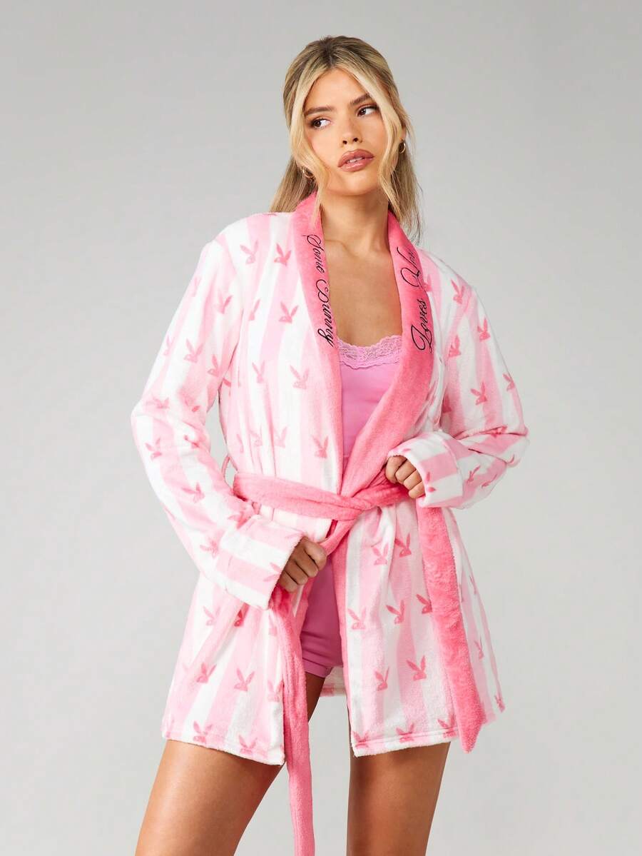 Missguided x Playboy 兔子印花柔软蓬松睡袍，带腰带，长袖，女士冬季舒适家居服 - 彩色 - 查看 1