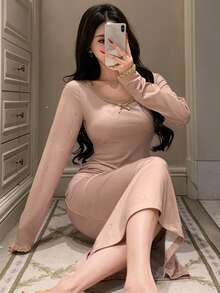 DAZY 碎花收腰中長款女款睡裙，女款居家休閒連身睡衣 - 卡其色 - 查看 4