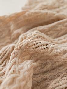 SHEIN LMoss Kids 两件装男童休闲运动套装，包括一件立领衬衫和一条裤子，采用纹理面料，适合儿童穿着，是男童返校的理想选择。套装也适合生日派对、晚宴、演出、婚礼、洗礼、开幕式等场合，日常穿着舒适，适合上学、旅行、运动，尤其适合春夏季节。 - 杏色 - 查看 5